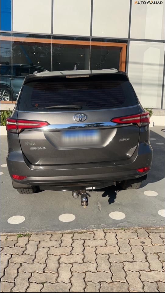 TOYOTA HILUX SW4 2.8 D-4D TURBO DIESEL SRX 4X4 AUTOM&Aacute;TICO