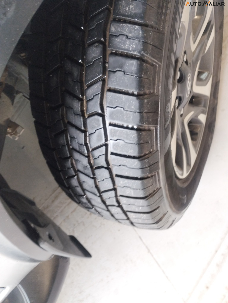 TOYOTA HILUX SW4 2.8 D-4D TURBO DIESEL DIAMOND 7L 4X4 AUTOM&Aacute;TICO