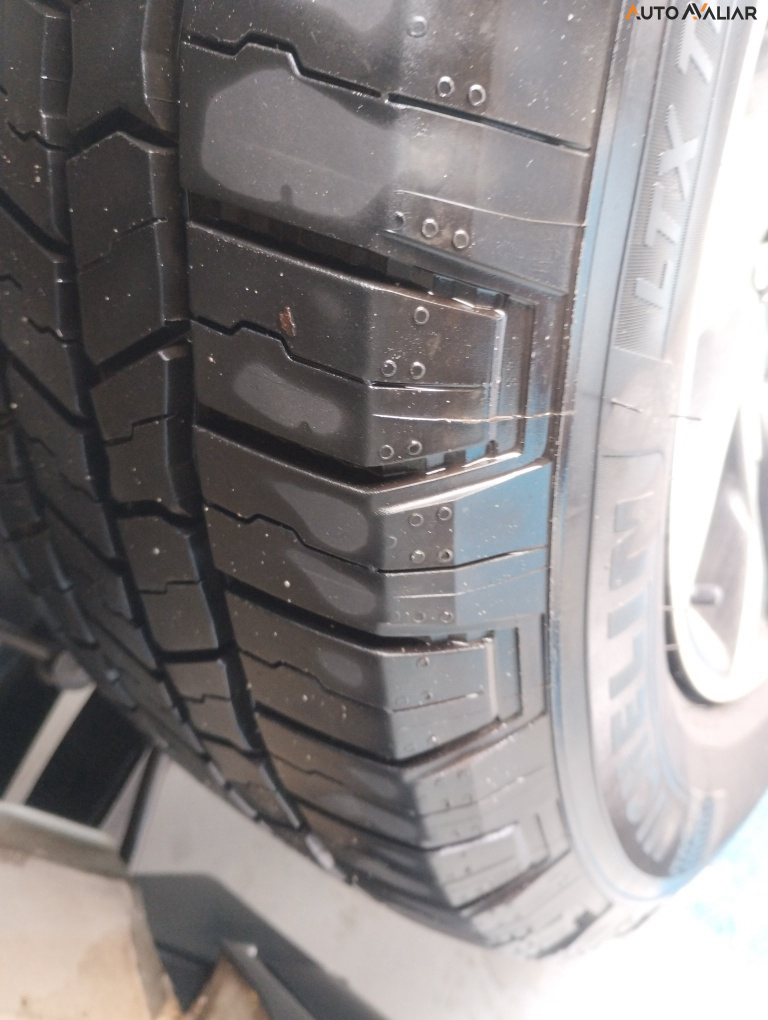 TOYOTA HILUX SW4 2.8 D-4D TURBO DIESEL DIAMOND 7L 4X4 AUTOM&Aacute;TICO