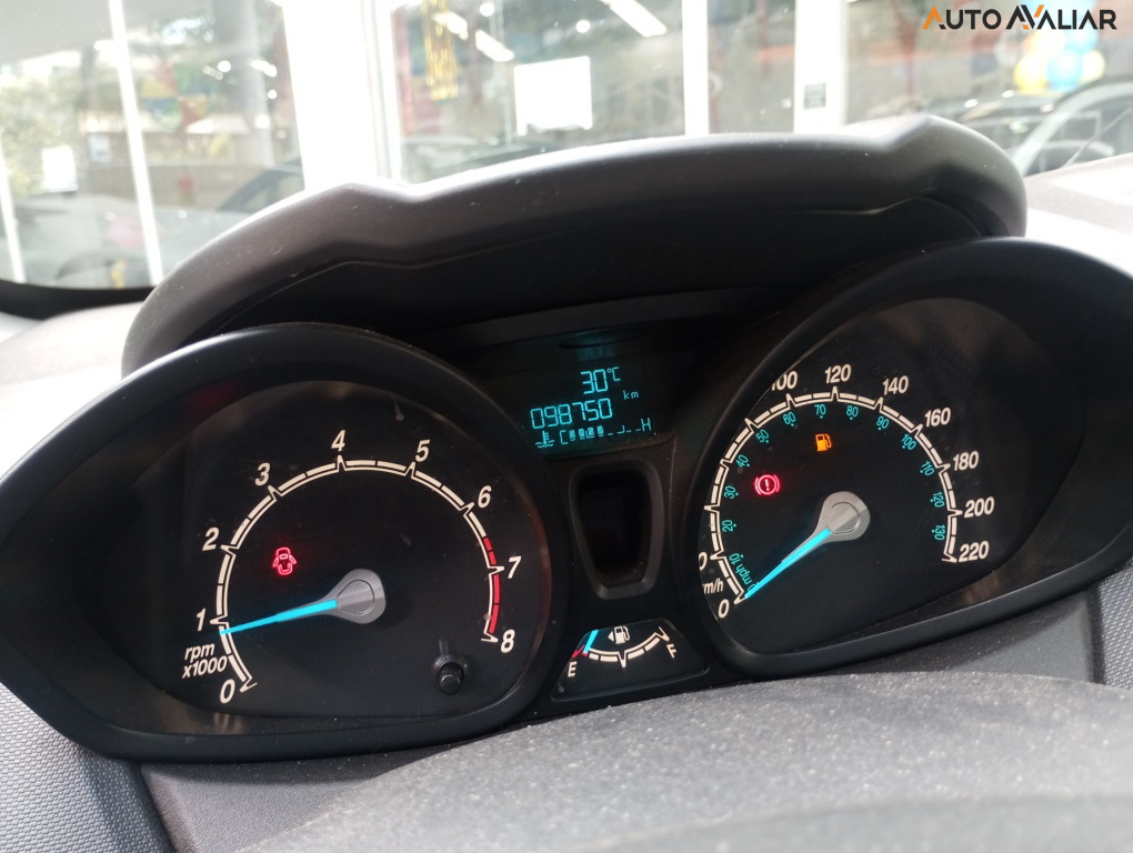 FORD FIESTA 1.6 SEL HATCH 16V FLEX 4P MANUAL