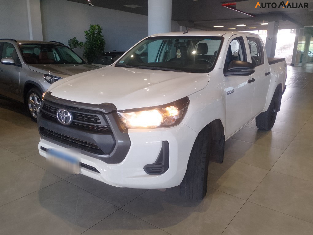 TOYOTA HILUX 2.8 D-4D TURBO DIESEL CD POWER PACK 4X4 MANUAL