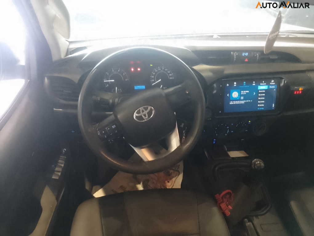 TOYOTA HILUX 2.8 D-4D TURBO DIESEL CD POWER PACK 4X4 MANUAL