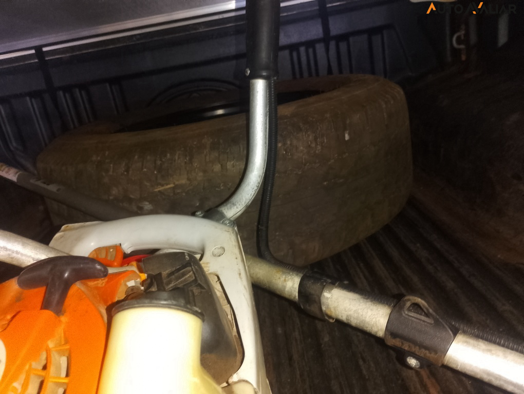 TOYOTA HILUX 2.8 D-4D TURBO DIESEL CD POWER PACK 4X4 MANUAL