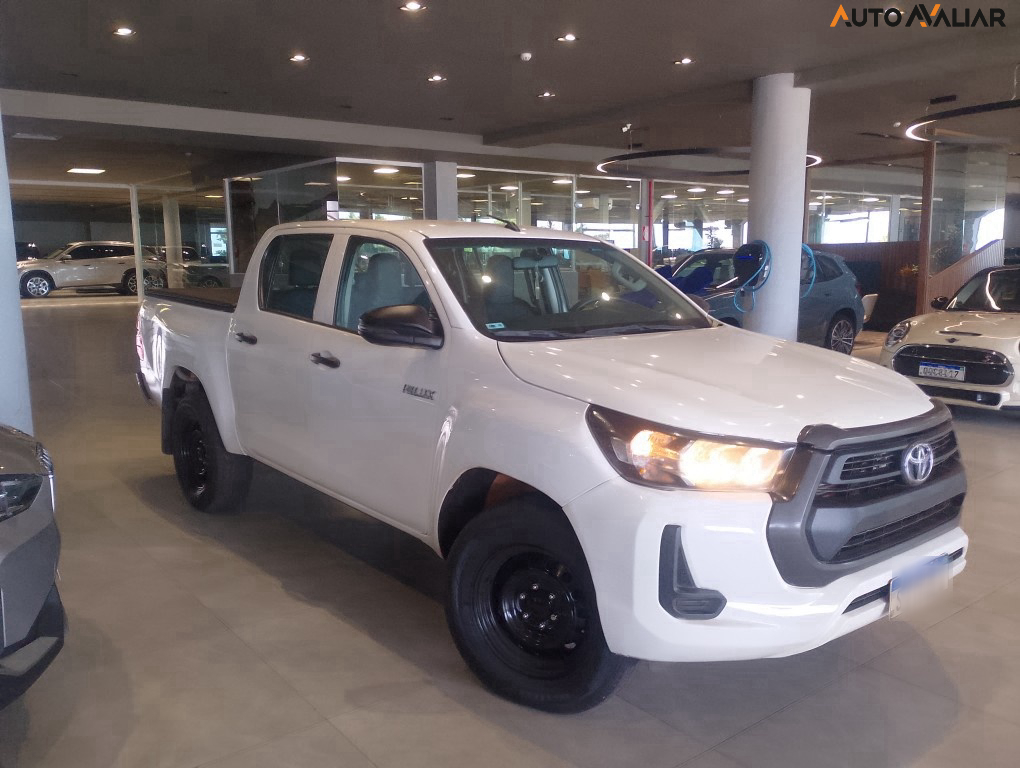 TOYOTA HILUX 2.8 D-4D TURBO DIESEL CD POWER PACK 4X4 MANUAL