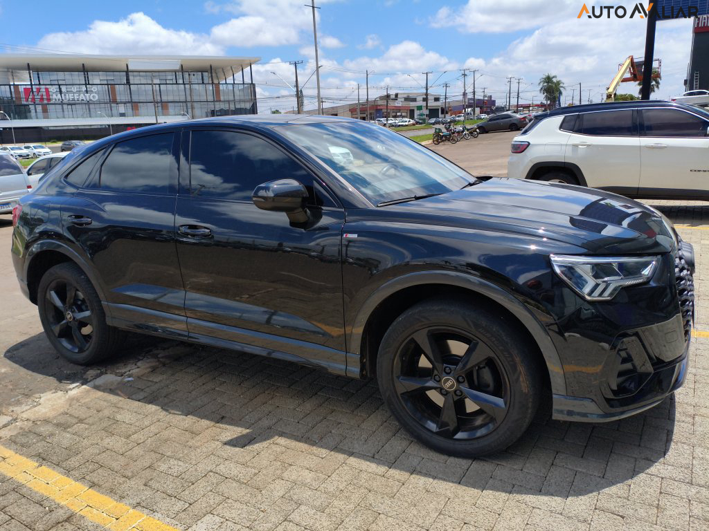 AUDI Q3 2.0 40 TFSI GASOLINA SPORTBACK PERFORMANCE BLACK QUATTRO TIPTRONIC