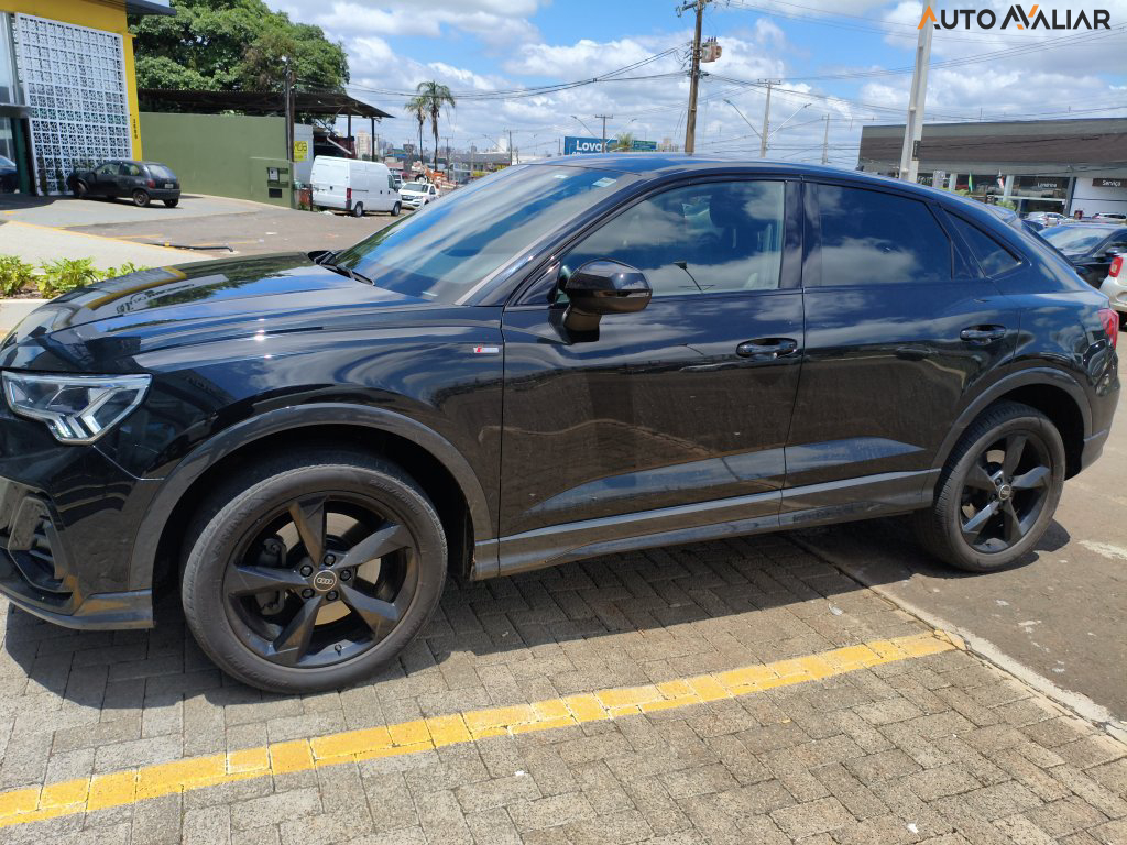 AUDI Q3 2.0 40 TFSI GASOLINA SPORTBACK PERFORMANCE BLACK QUATTRO TIPTRONIC