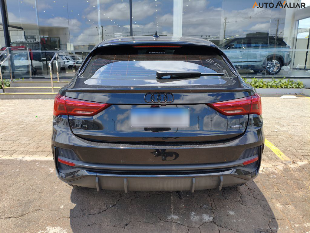 AUDI Q3 2.0 40 TFSI GASOLINA SPORTBACK PERFORMANCE BLACK QUATTRO TIPTRONIC