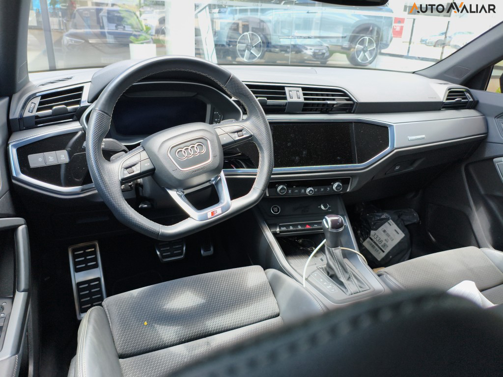 AUDI Q3 2.0 40 TFSI GASOLINA SPORTBACK PERFORMANCE BLACK QUATTRO TIPTRONIC