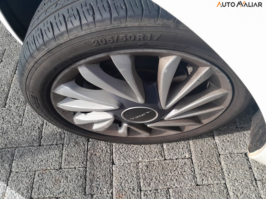 FIAT LINEA 1.8 ABSOLUTE 16V FLEX 4P AUTOMATIZADO