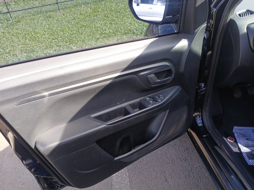 FIAT STRADA 1.3 FIREFLY FLEX FREEDOM CS MANUAL