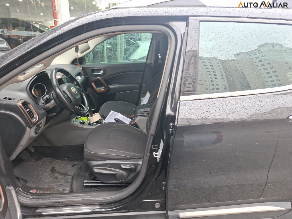 FIAT TORO 2.0 16V TURBO DIESEL VOLCANO 4WD AT9