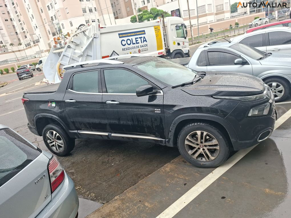 FIAT TORO 2.0 16V TURBO DIESEL VOLCANO 4WD AT9