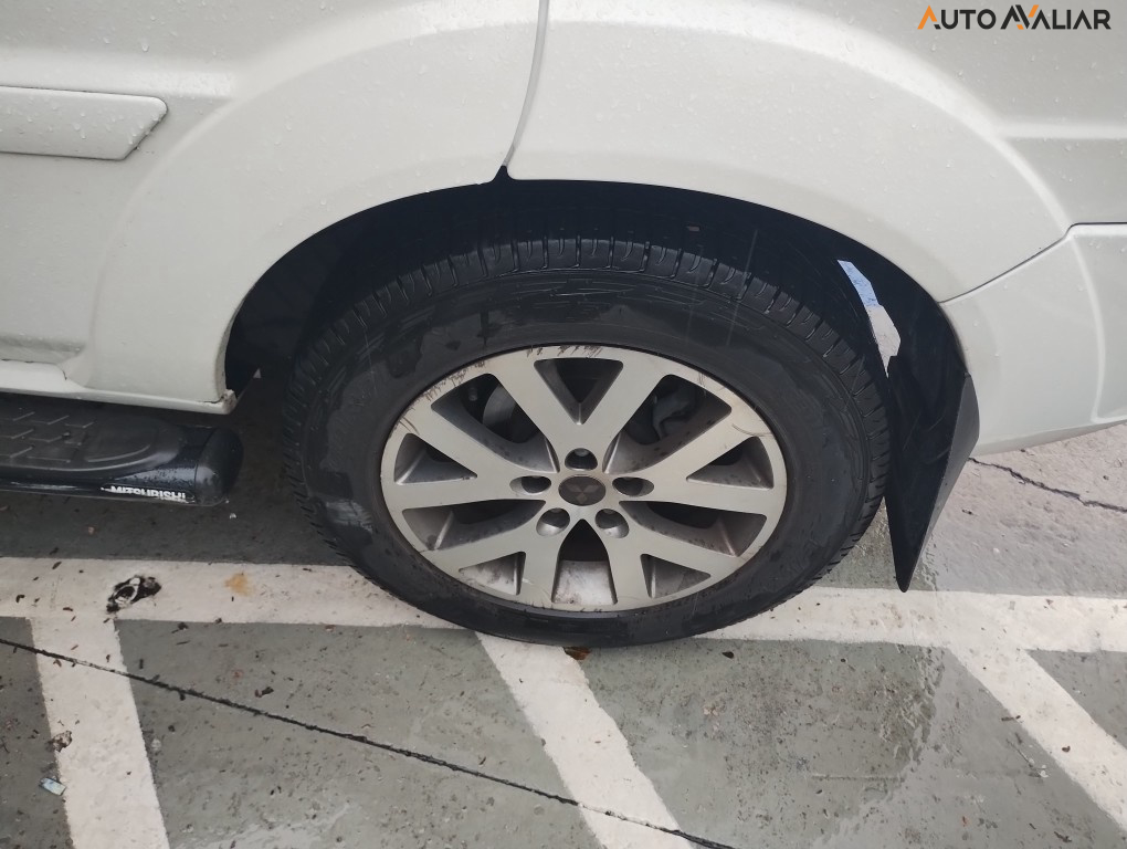 MITSUBISHI PAJERO TR4 2.0 4X4 16V 140CV FLEX 4P AUTOMATICO