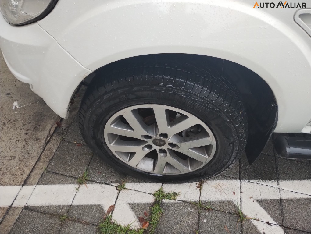 MITSUBISHI PAJERO TR4 2.0 4X4 16V 140CV FLEX 4P AUTOMATICO