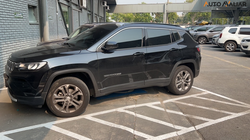 JEEP COMPASS 1.3 T270 TURBO FLEX LONGITUDE AT6