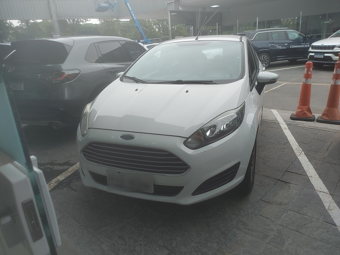 FORD FIESTA 1.6 SE PLUS HATCH 16V FLEX 4P POWERSHIFT