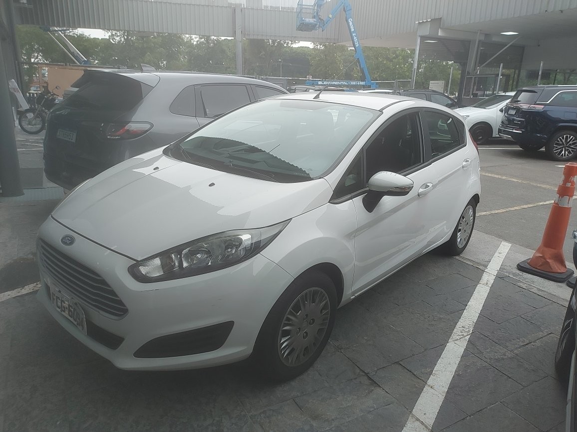 FORD FIESTA 1.6 SE PLUS HATCH 16V FLEX 4P POWERSHIFT