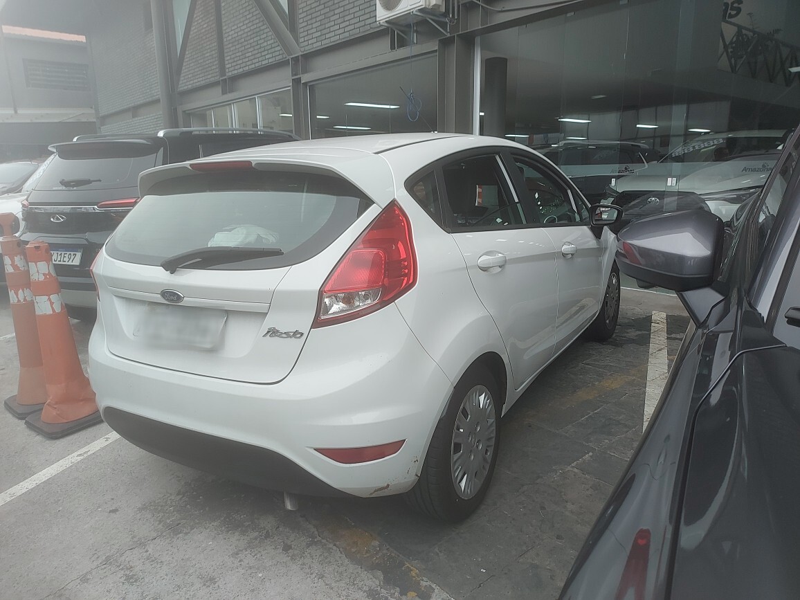 FORD FIESTA 1.6 SE PLUS HATCH 16V FLEX 4P POWERSHIFT