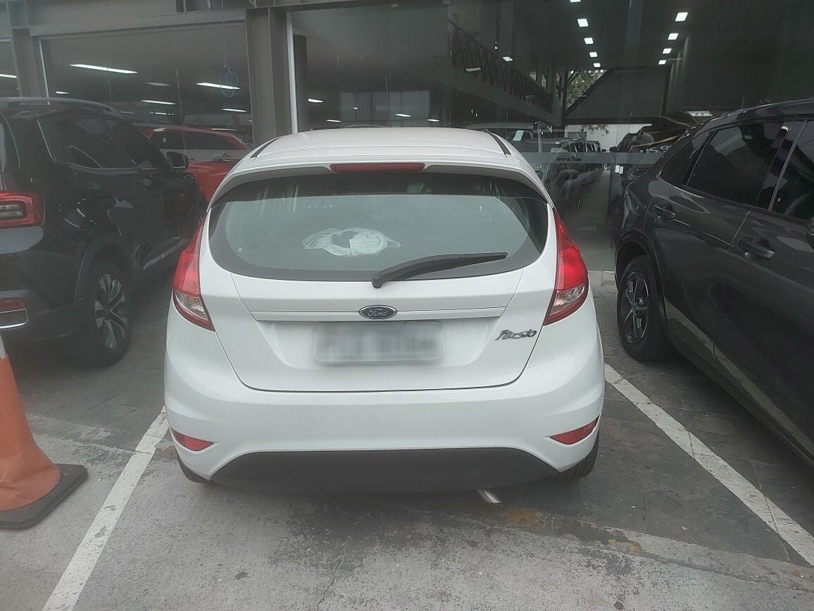 FORD FIESTA 1.6 SE PLUS HATCH 16V FLEX 4P POWERSHIFT