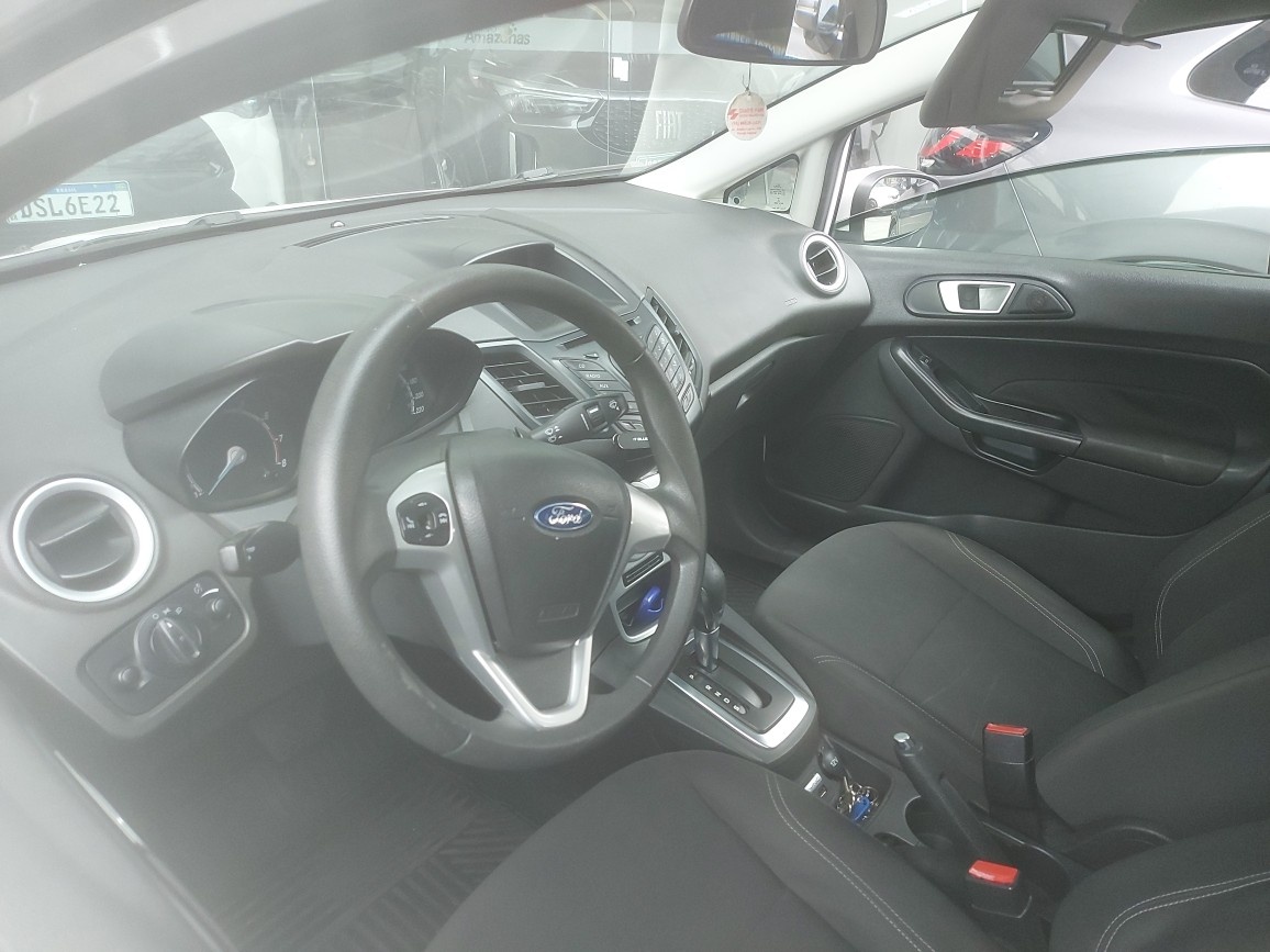 FORD FIESTA 1.6 SE PLUS HATCH 16V FLEX 4P POWERSHIFT