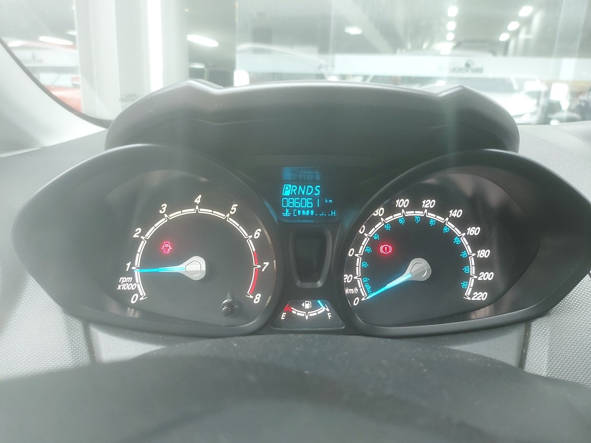 FORD FIESTA 1.6 SE PLUS HATCH 16V FLEX 4P POWERSHIFT