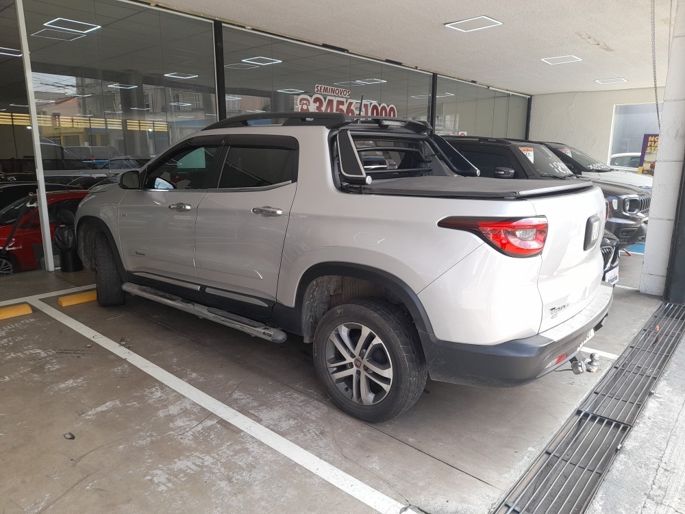 FIAT TORO 2.4 16V MULTIAIR FLEX FREEDOM AT9
