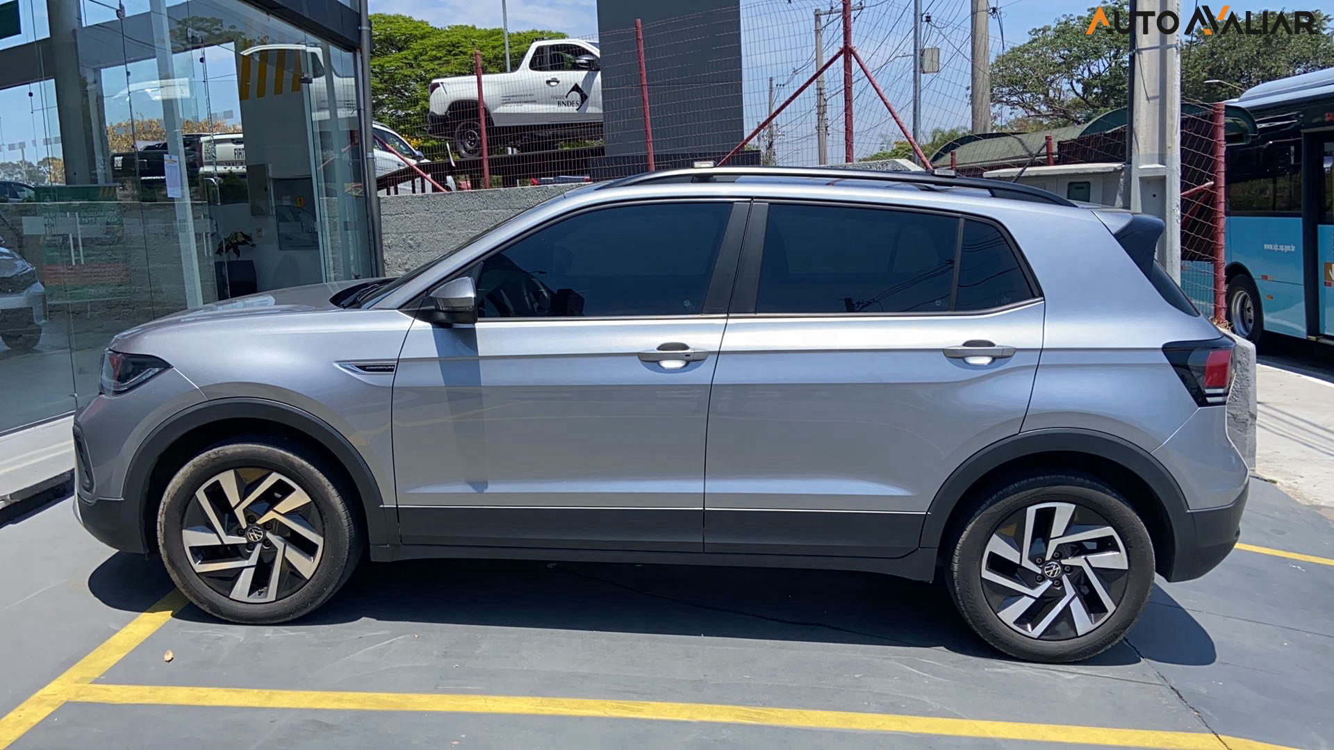 VOLKSWAGEN T-CROSS 1.0 200 TSI TOTAL FLEX COMFORTLINE AUTOM&Aacute;TICO