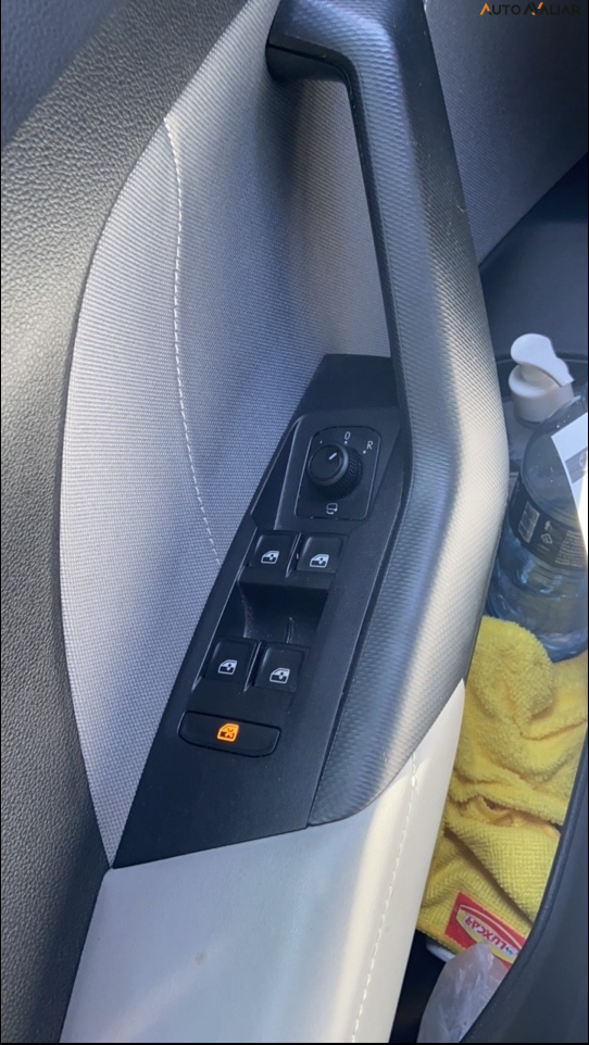 VOLKSWAGEN T-CROSS 1.0 200 TSI TOTAL FLEX COMFORTLINE AUTOM&Aacute;TICO