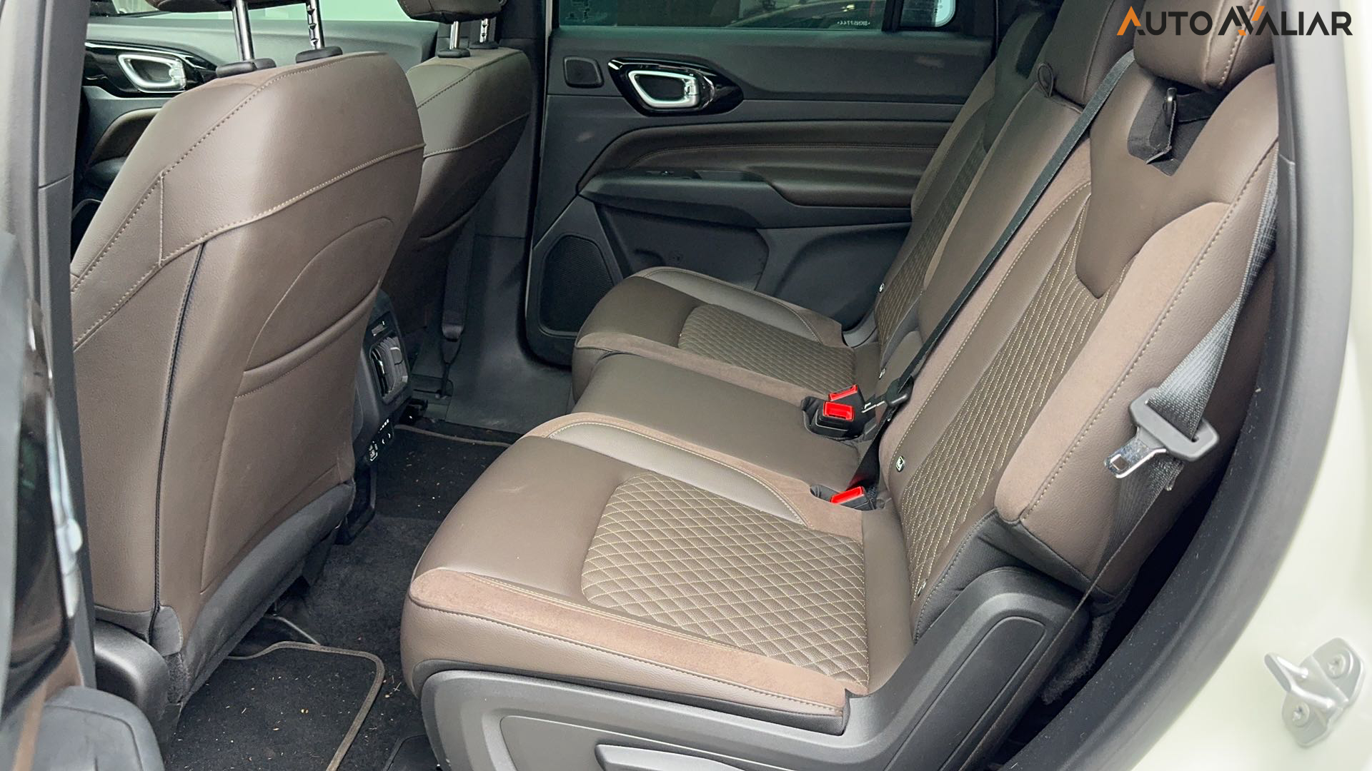 JEEP COMMANDER 1.3 T270 TURBO FLEX OVERLAND AT6