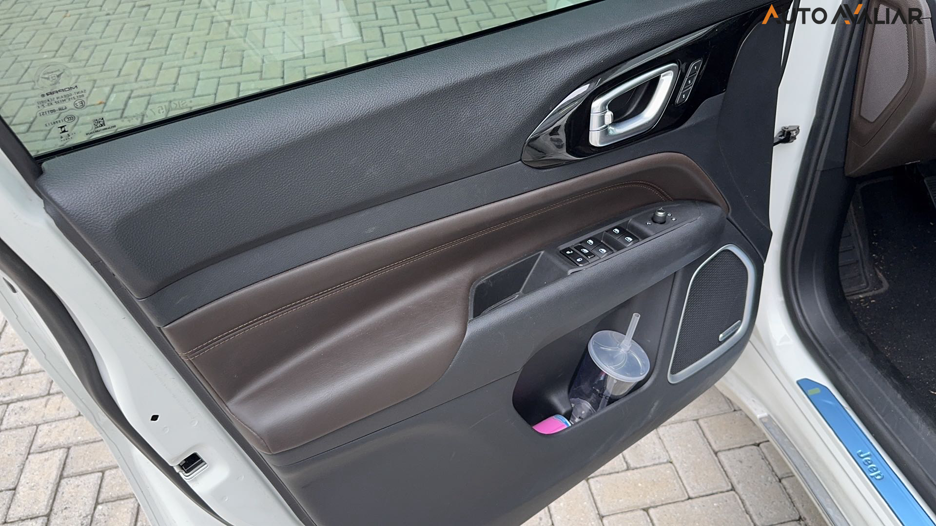 JEEP COMMANDER 1.3 T270 TURBO FLEX OVERLAND AT6