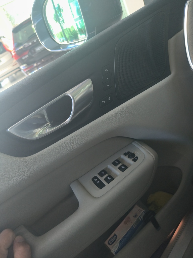 VOLVO XC60 2.0 T8 RECHARGE ULTIMATE AWD GEARTRONIC