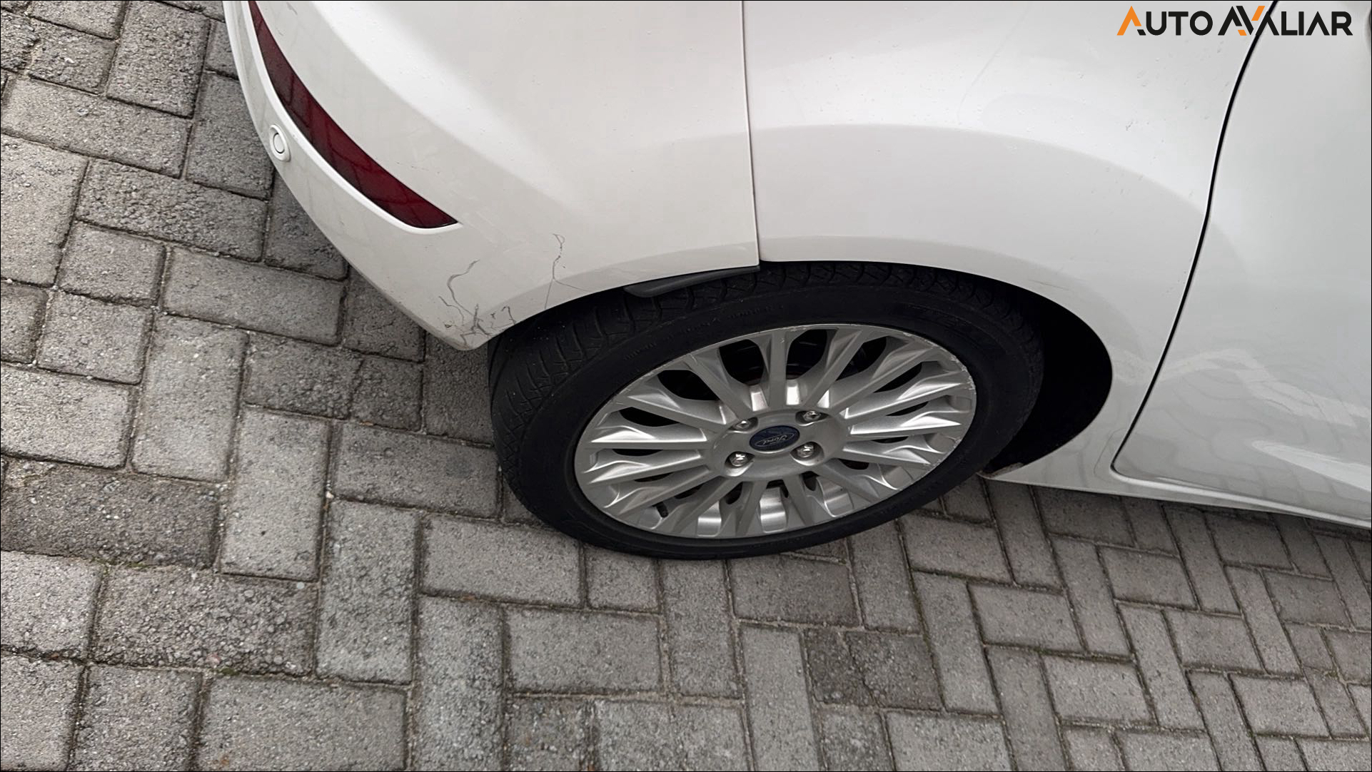 FORD FIESTA 1.6 TITANIUM HATCH 16V FLEX 4P POWERSHIFT