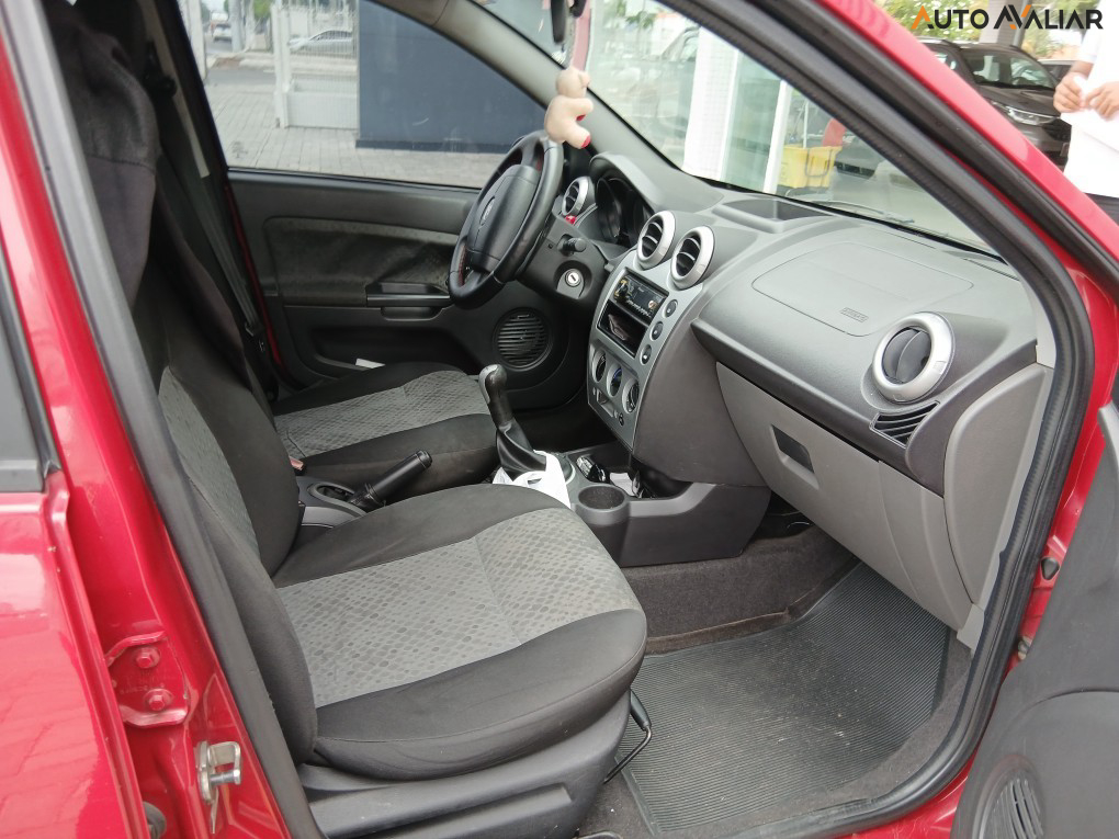 FORD FIESTA 1.0 ROCAM HATCH 8V FLEX 4P MANUAL