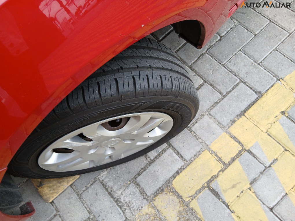 FORD FIESTA 1.0 ROCAM HATCH 8V FLEX 4P MANUAL