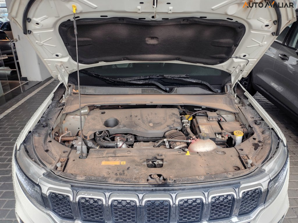 JEEP COMMANDER 1.3 T270 TURBO FLEX OVERLAND AT6