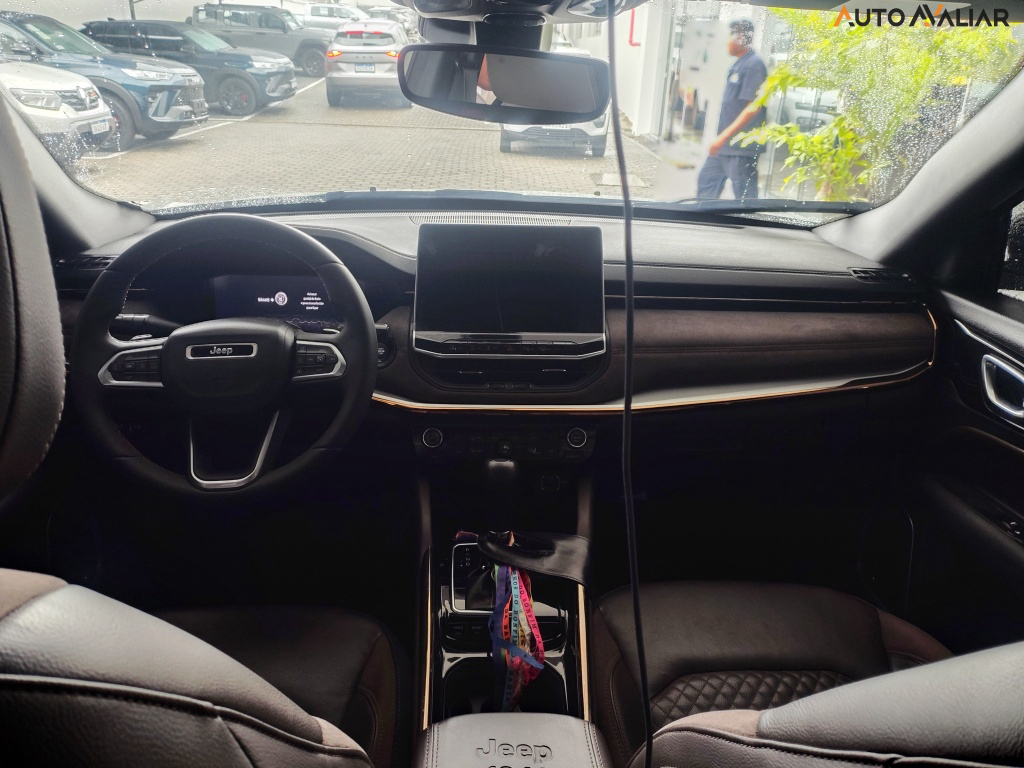 JEEP COMMANDER 1.3 T270 TURBO FLEX OVERLAND AT6