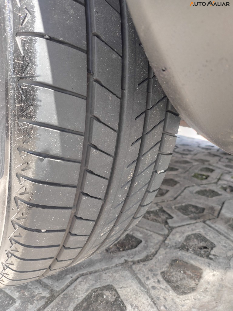 JEEP COMMANDER 1.3 T270 TURBO FLEX LIMITED AT6