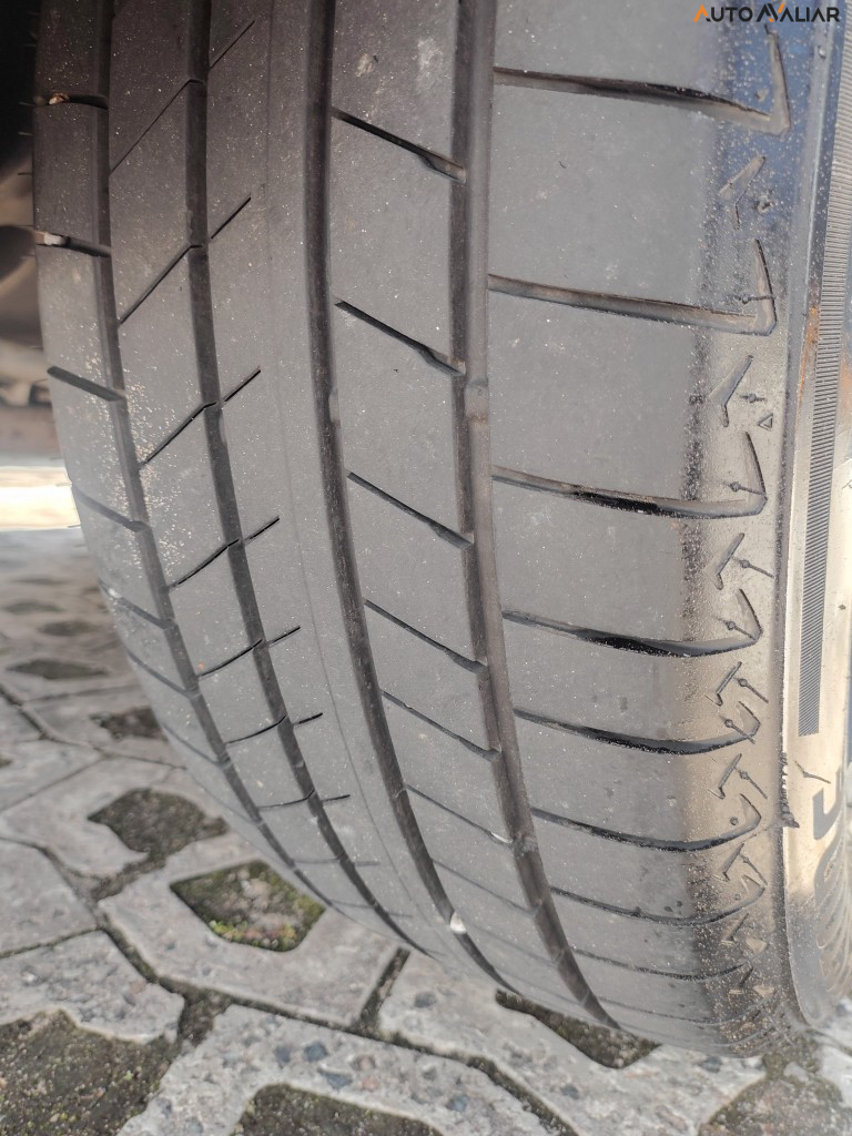 JEEP COMMANDER 1.3 T270 TURBO FLEX LIMITED AT6