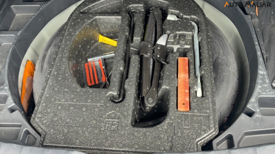 TOYOTA COROLLA CROSS 1.8 VVT-I HYBRID FLEX XRX CVT