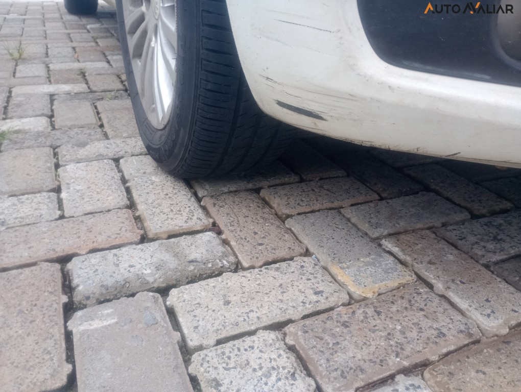 PEUGEOT 208 1.2 ACTIVE 12V FLEX 4P MANUAL