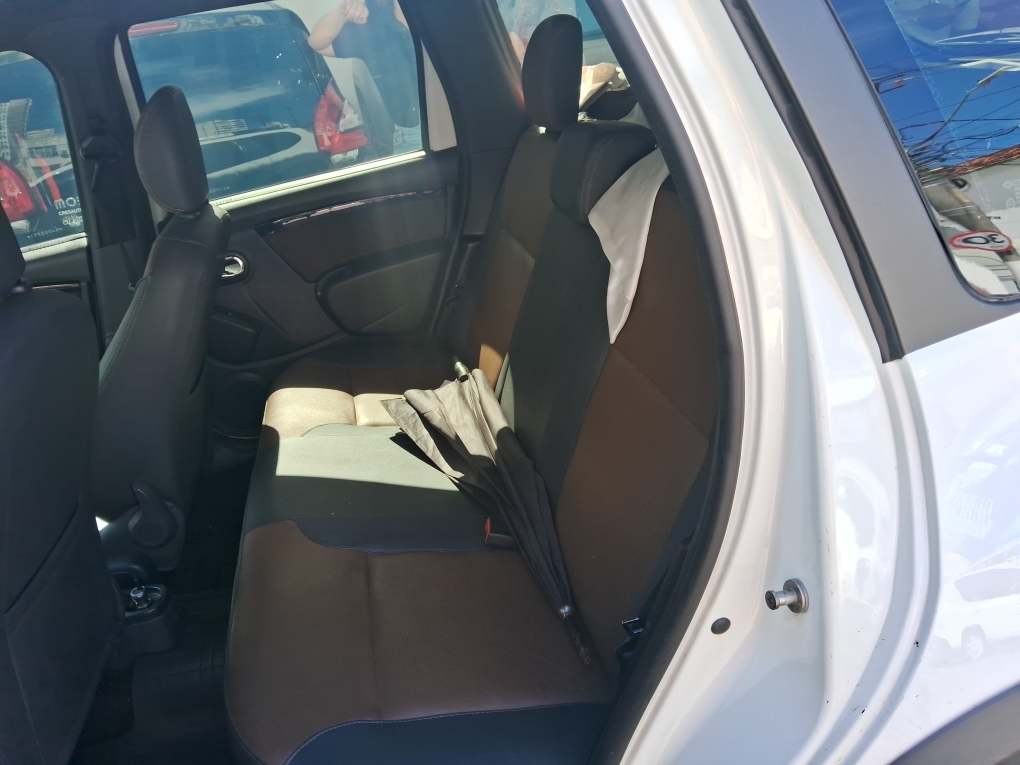 RENAULT DUSTER 2.0 DYNAMIQUE 4X2 16V FLEX 4P AUTOMATICO