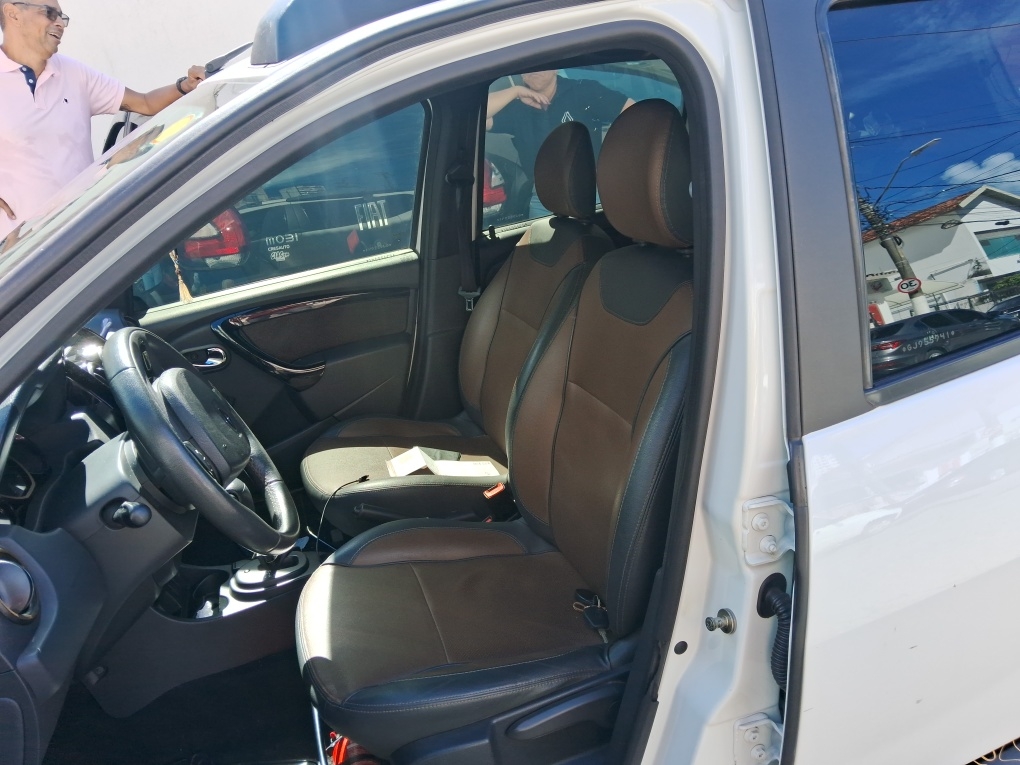 RENAULT DUSTER 2.0 DYNAMIQUE 4X2 16V FLEX 4P AUTOMATICO