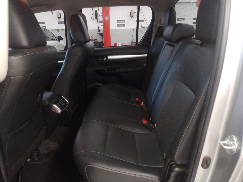 TOYOTA HILUX 2.8 D-4D TURBO DIESEL CD SRX 4X4 AUTOM&Aacute;TICO