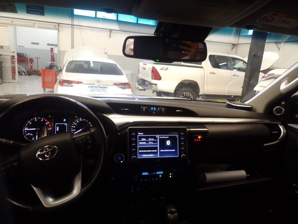 TOYOTA HILUX 2.8 D-4D TURBO DIESEL CD SRX 4X4 AUTOM&Aacute;TICO