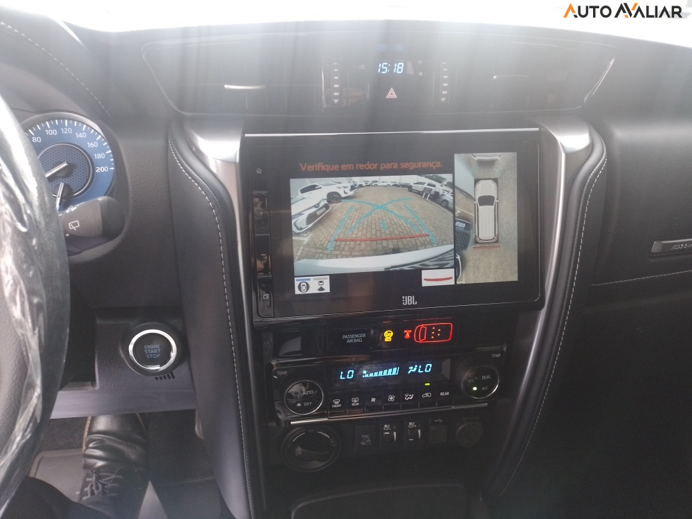 TOYOTA HILUX SW4 2.8 D-4D TURBO DIESEL SRX 7L 4X4 AUTOM&Aacute;TICO