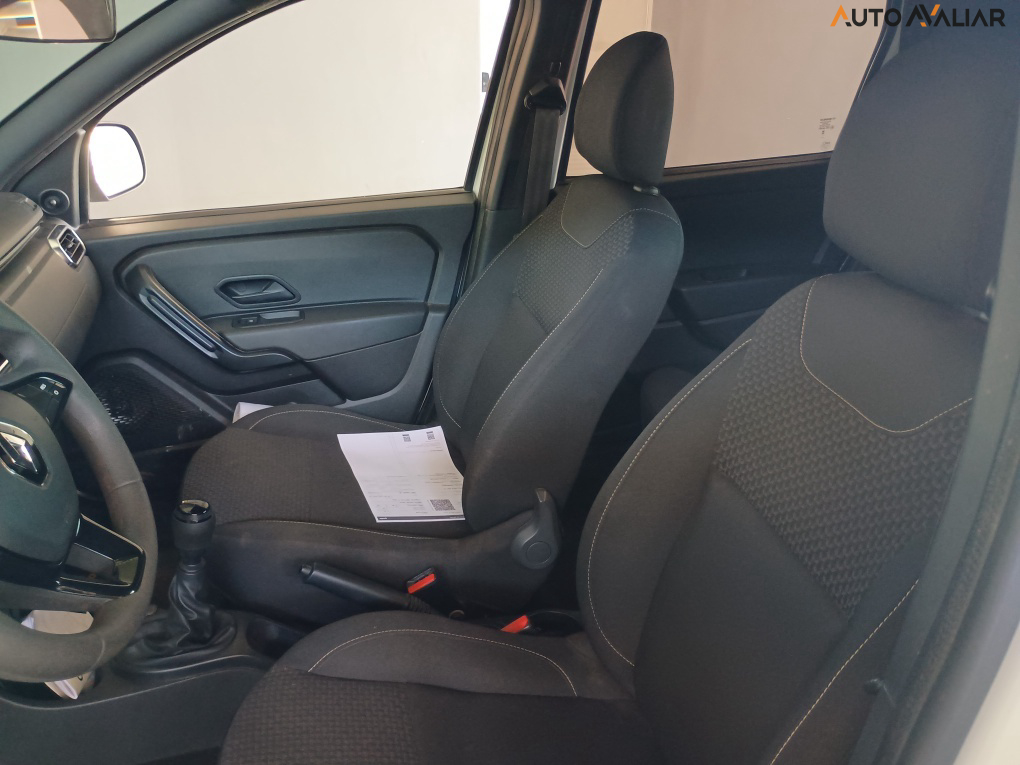 RENAULT OROCH 1.6 16V SCE FLEX PRO MANUAL