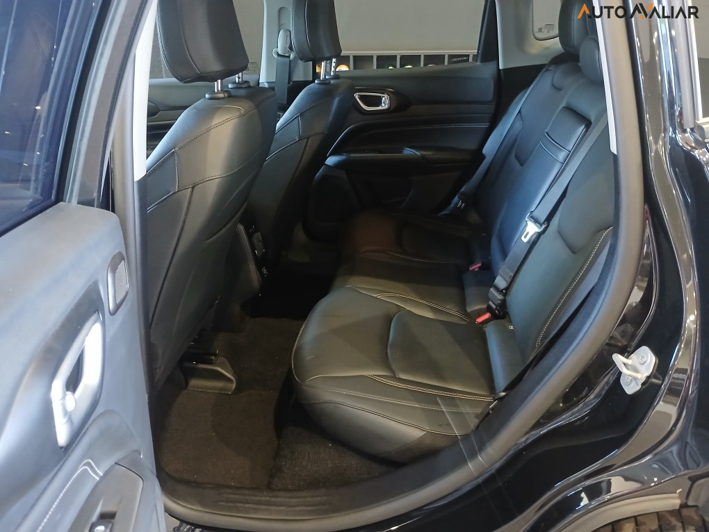 JEEP COMPASS 1.3 T270 TURBO FLEX LONGITUDE AT6