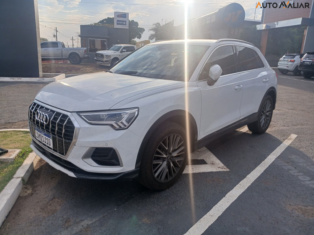AUDI Q3 2.0 40 TFSI GASOLINA PERFORMANCE QUATTRO TIPTRONIC