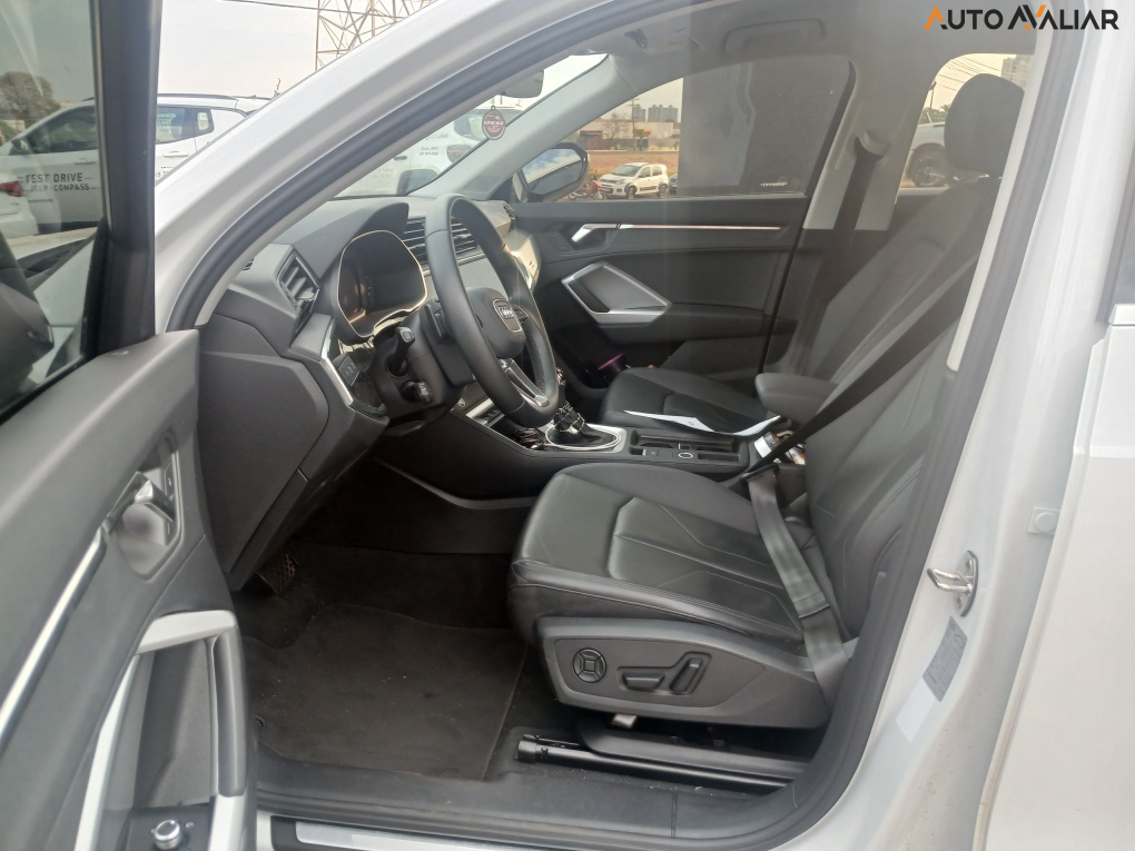 AUDI Q3 2.0 40 TFSI GASOLINA PERFORMANCE QUATTRO TIPTRONIC