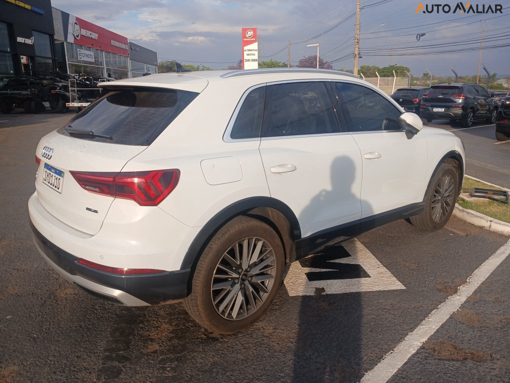 AUDI Q3 2.0 40 TFSI GASOLINA PERFORMANCE QUATTRO TIPTRONIC